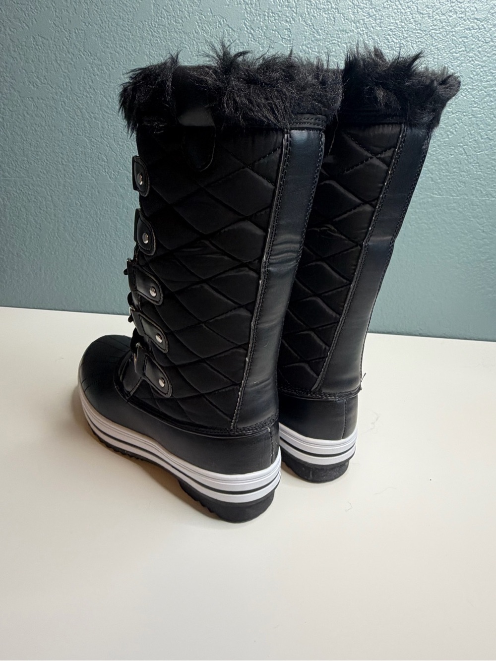 POLAR Women’s Tall Snow Boots – Fur Lined Waterproof Winter Boots
Size 8 black - Picture 4 of 9